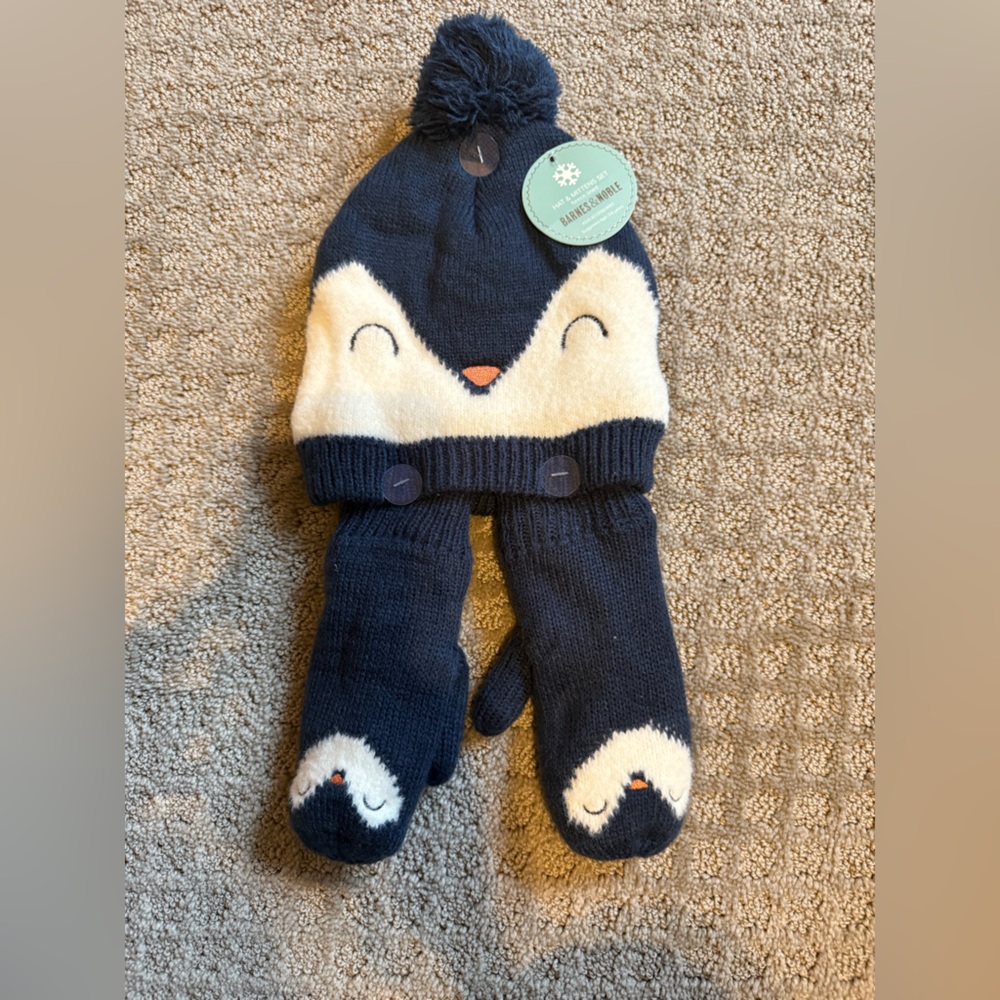 Barnes & Noble Navy and White Penguin Hat Set